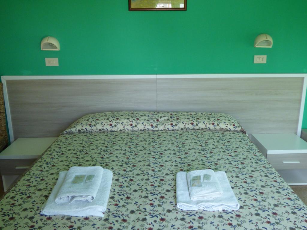 Consul Hotel Римини Екстериор снимка