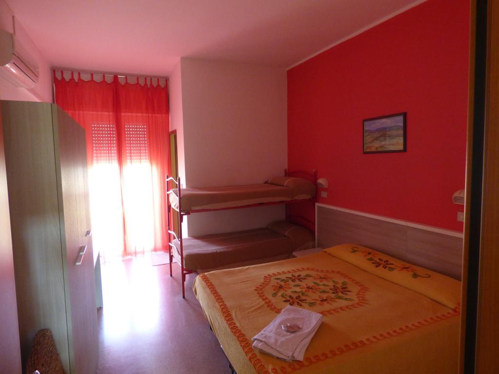 Consul Hotel Римини Екстериор снимка