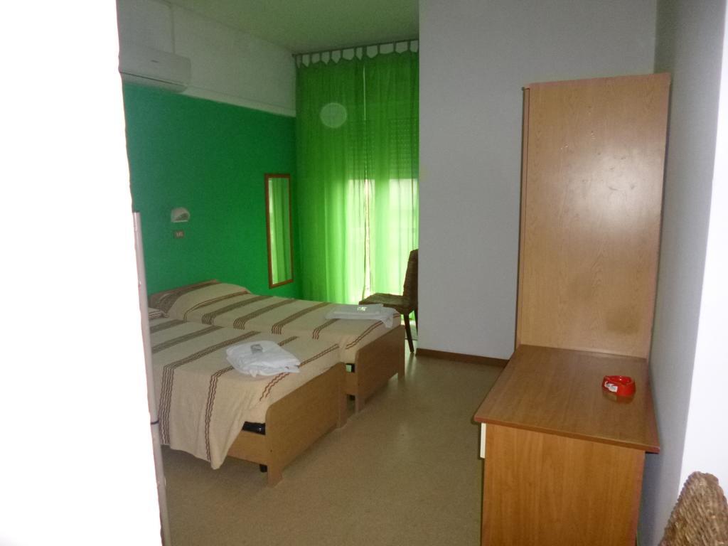 Consul Hotel Римини Екстериор снимка