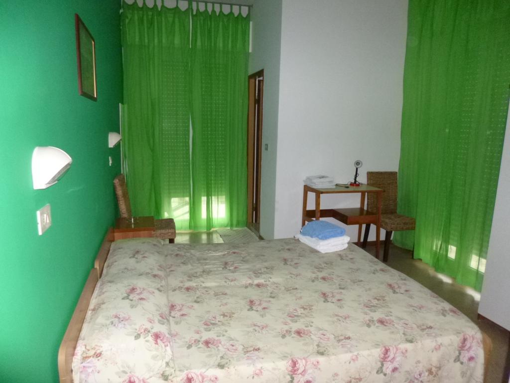Consul Hotel Римини Екстериор снимка