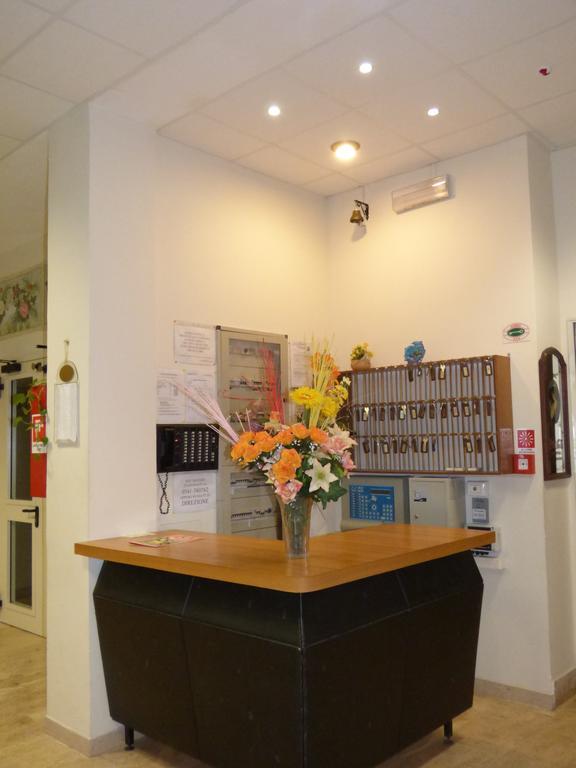 Consul Hotel Римини Екстериор снимка